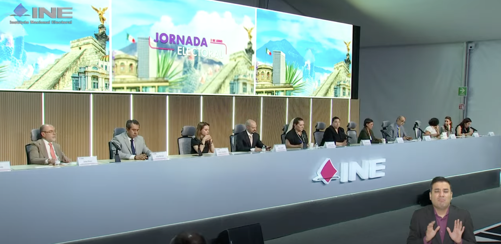 Consejerías del INE en conferencia de la Macro sala de prensa